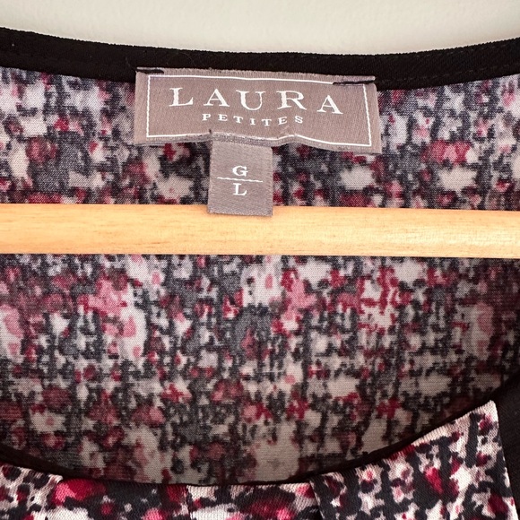 Laura Petits Blouse - Picture 2 of 3